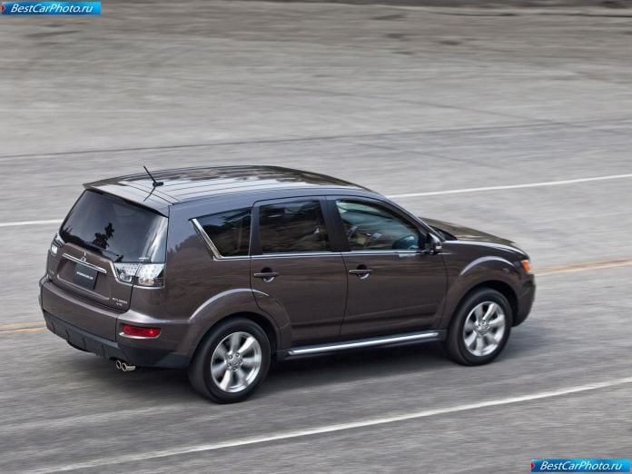2010 Mitsubishi Outlander Gt - фотография 17 из 28