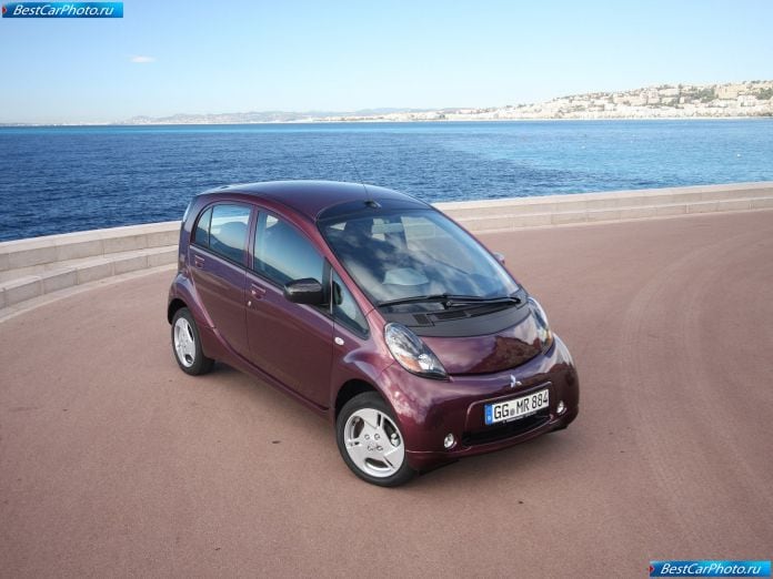 2011 Mitsubishi I-miev - фотография 5 из 76