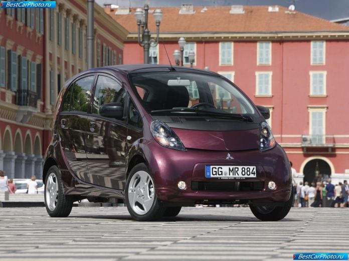 2011 Mitsubishi I-miev - фотография 9 из 76