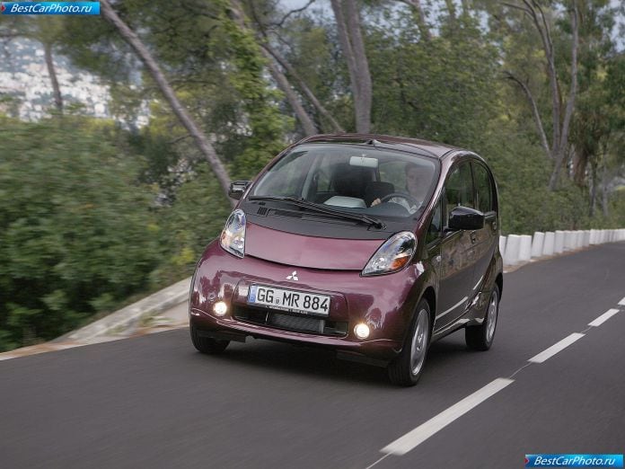2011 Mitsubishi I-miev - фотография 15 из 76