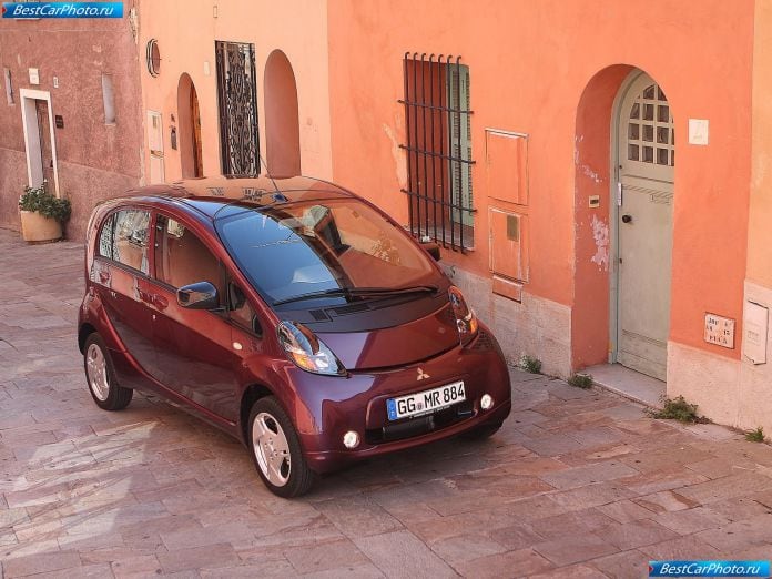 2011 Mitsubishi I-miev - фотография 22 из 76