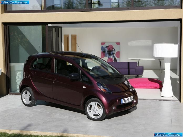 2011 Mitsubishi I-miev - фотография 27 из 76