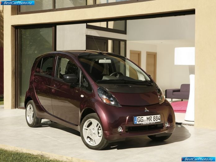 2011 Mitsubishi I-miev - фотография 29 из 76
