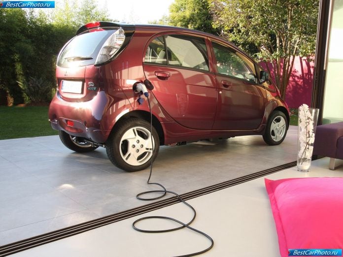 2011 Mitsubishi I-miev - фотография 42 из 76