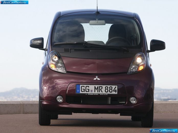 2011 Mitsubishi I-miev - фотография 44 из 76