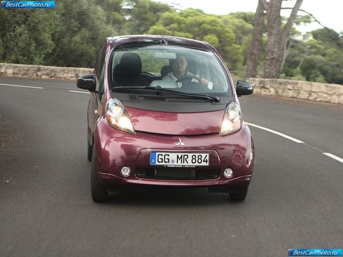 2011 Mitsubishi I-miev - фотография 46 из 76