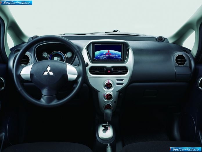 2011 Mitsubishi I-miev - фотография 49 из 76