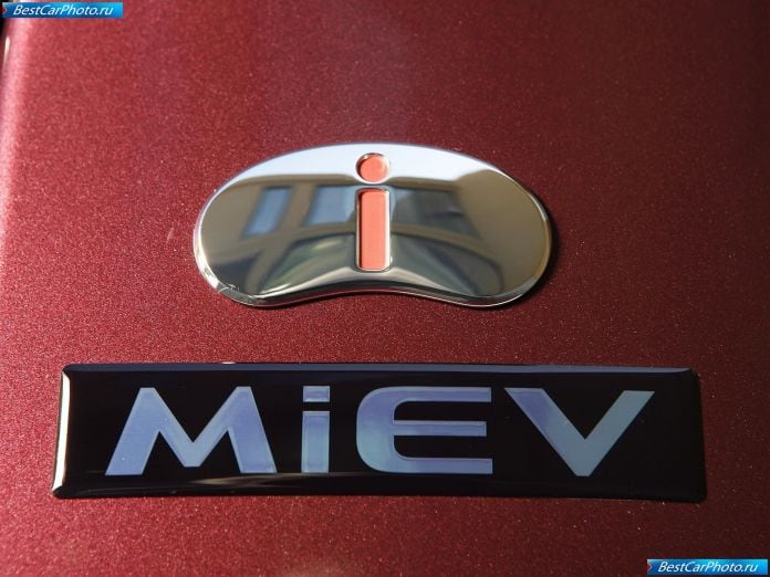 2011 Mitsubishi I-miev - фотография 55 из 76