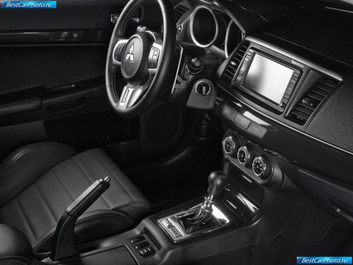 2011 Mitsubishi Lancer Evolution Mr - фотография 21 из 33