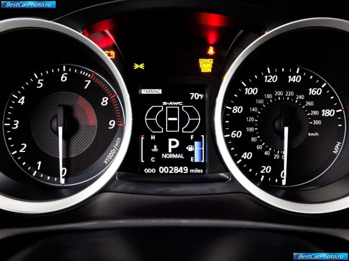 2011 Mitsubishi Lancer Evolution Mr - фотография 24 из 33