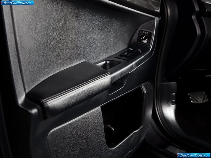 2011 Mitsubishi Lancer Evolution Mr - фотография 25 из 33