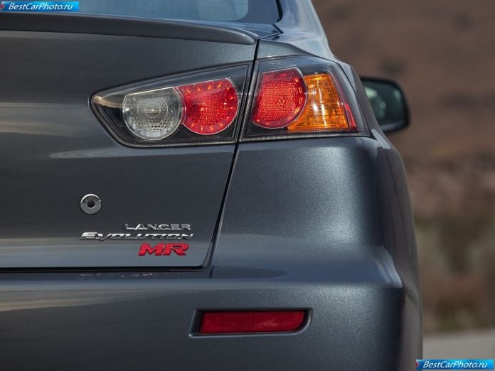 2011 Mitsubishi Lancer Evolution Mr - фотография 30 из 33