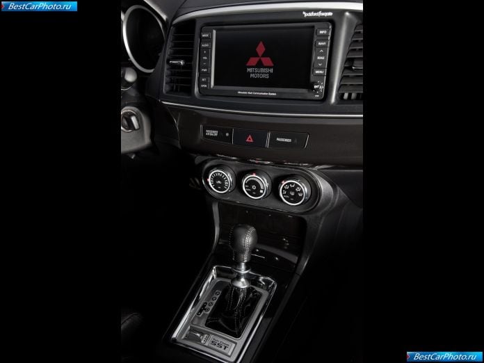 2011 Mitsubishi Lancer Evolution Mr - фотография 32 из 33