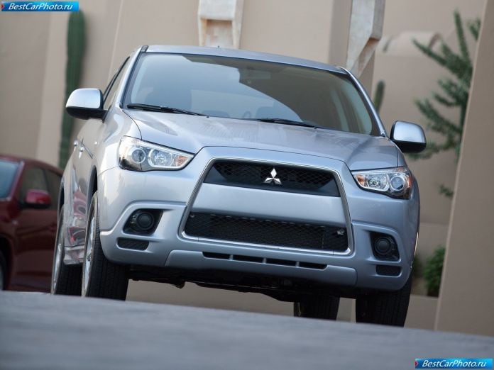 2011 Mitsubishi Outlander Sport - фотография 4 из 92