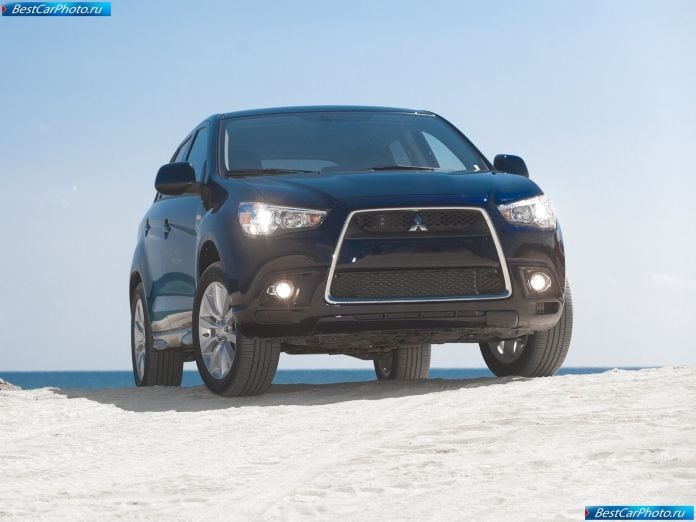2011 Mitsubishi Outlander Sport - фотография 12 из 92