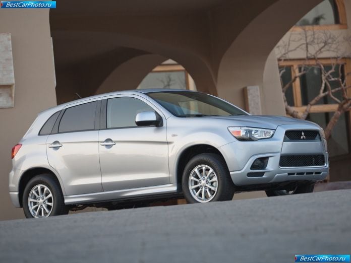 2011 Mitsubishi Outlander Sport - фотография 13 из 92