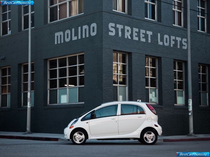 2012 Mitsubishi I-miev Us Version - фотография 28 из 53