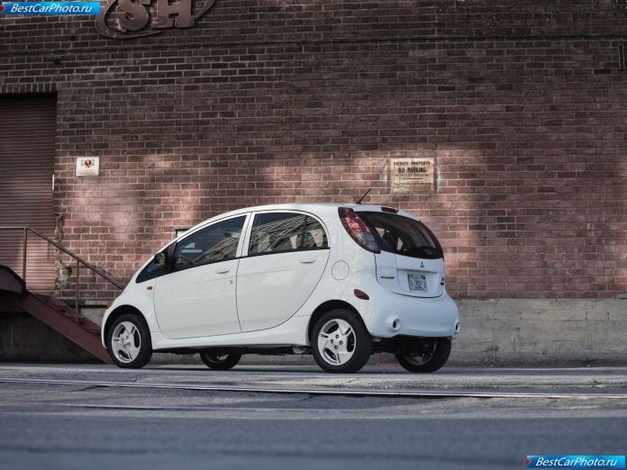 2012 Mitsubishi I-miev Us Version - фотография 32 из 53