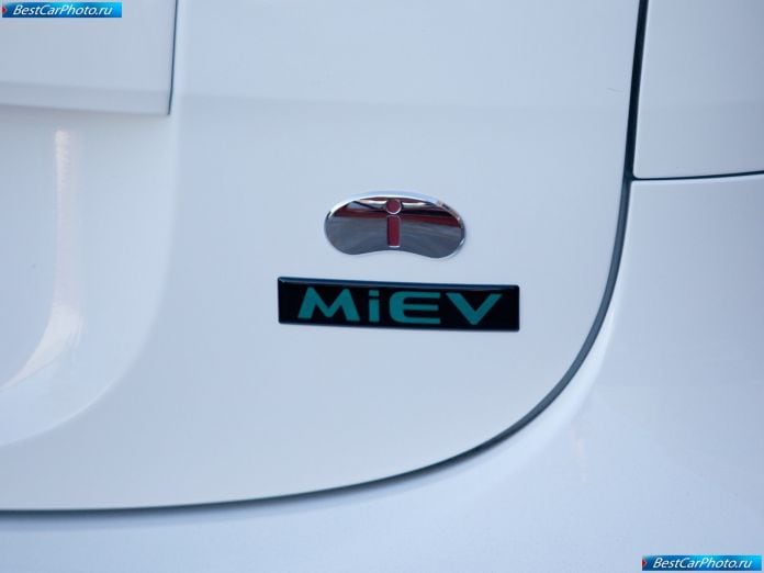 2012 Mitsubishi I-miev Us Version - фотография 48 из 53