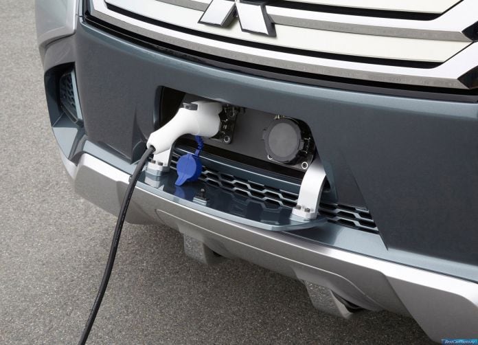 2013 Mitsubishi GC-PHEV Concept - фотография 26 из 33