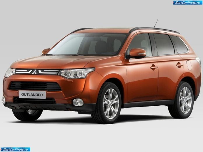 2013 Mitsubishi Outlander - фотография 7 из 29