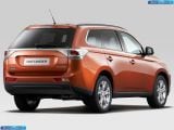 mitsubishi_2013-outlander_1024x768_010.jpg