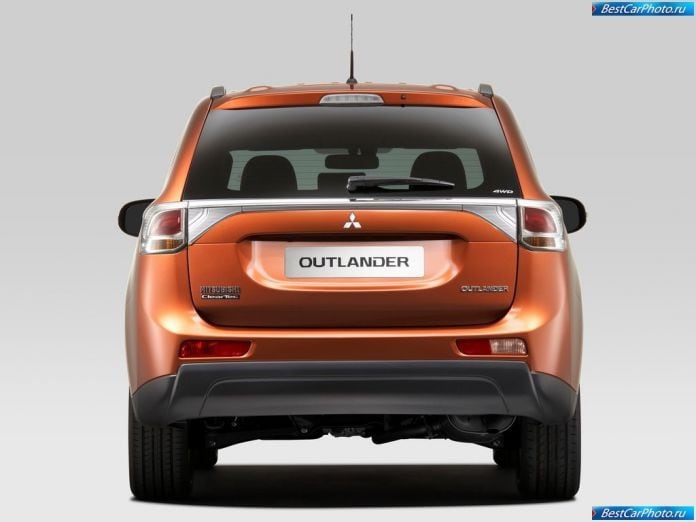 2013 Mitsubishi Outlander - фотография 12 из 29
