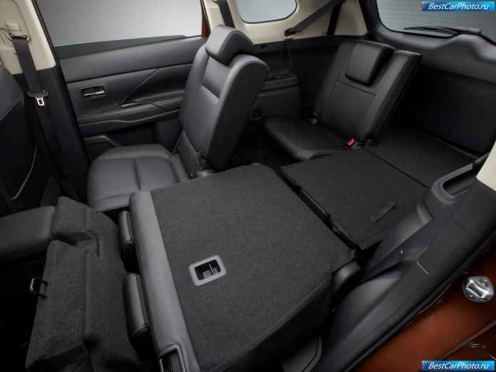 2013 Mitsubishi Outlander - фотография 19 из 29