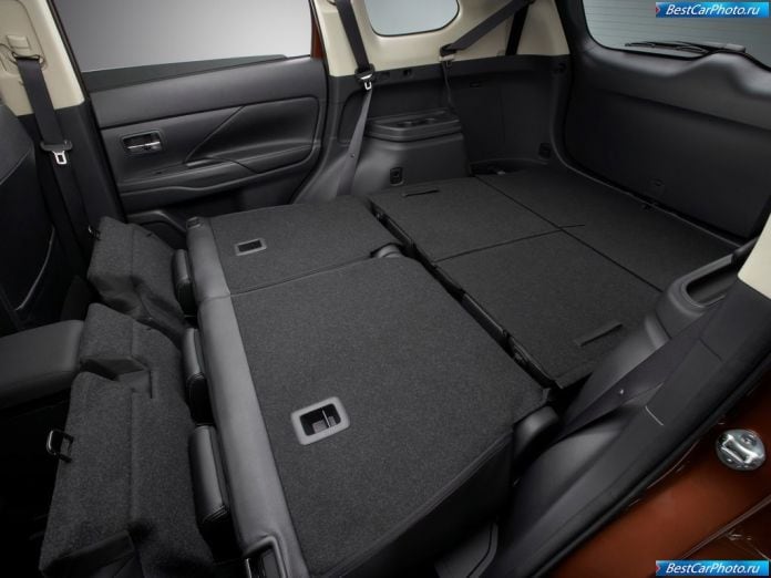 2013 Mitsubishi Outlander - фотография 20 из 29