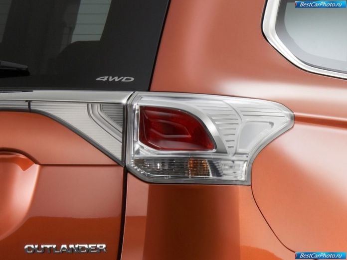 2013 Mitsubishi Outlander - фотография 23 из 29