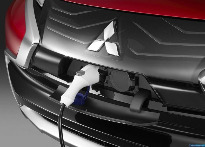 2013 Mitsubishi XR-PHEV Concept - фотография 8 из 14