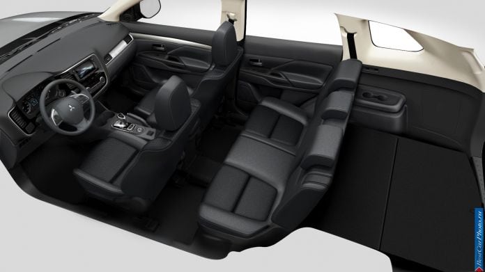 2013 Mitsubishi Outlander PHEV - фотография 7 из 13