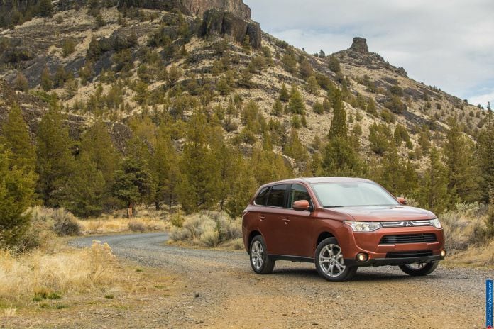 2014 Mitsubishi Outlander US-version - фотография 10 из 128
