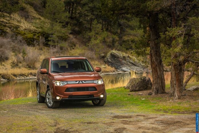 2014 Mitsubishi Outlander US-version - фотография 14 из 128
