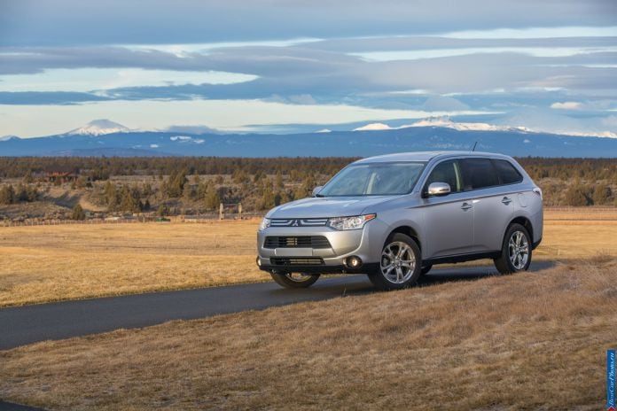 2014 Mitsubishi Outlander US-version - фотография 31 из 128