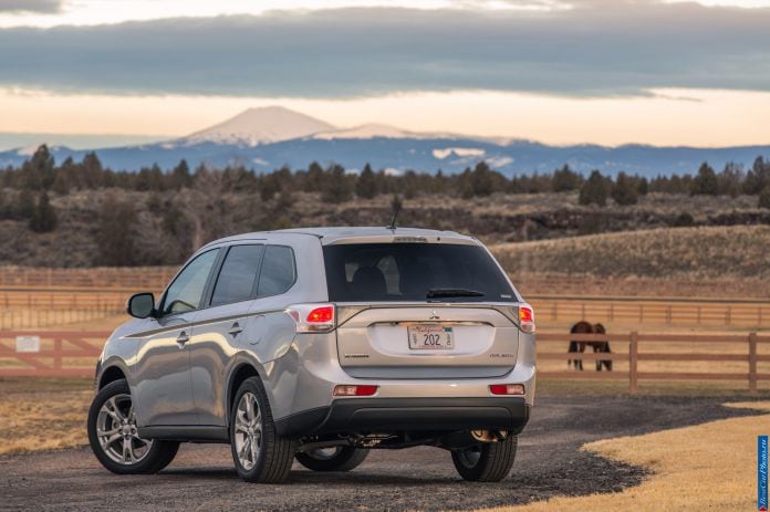 2014 Mitsubishi Outlander US-version - фотография 32 из 128