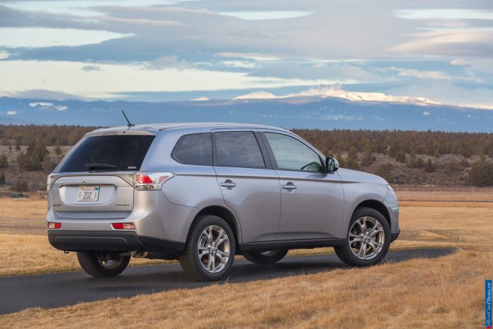 2014 Mitsubishi Outlander US-version - фотография 33 из 128