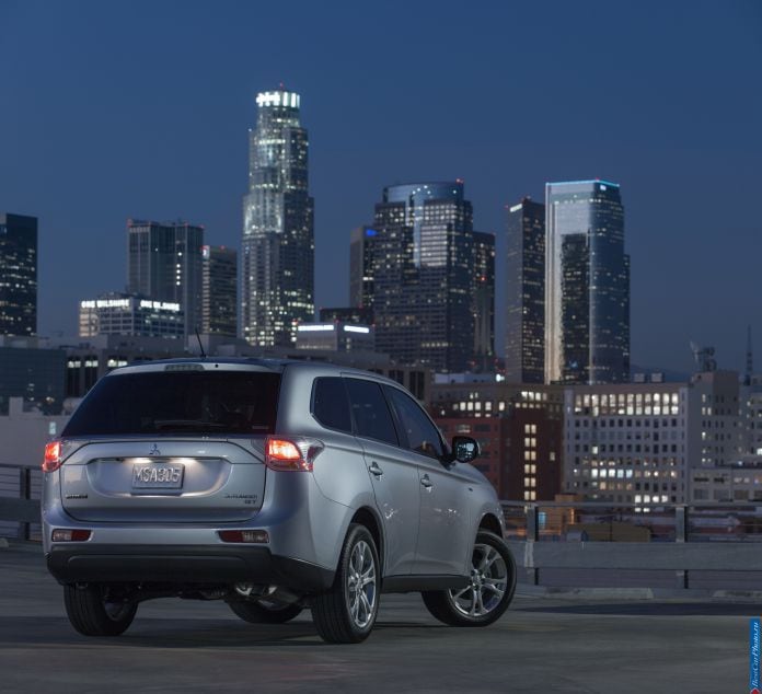 2014 Mitsubishi Outlander US-version - фотография 50 из 128