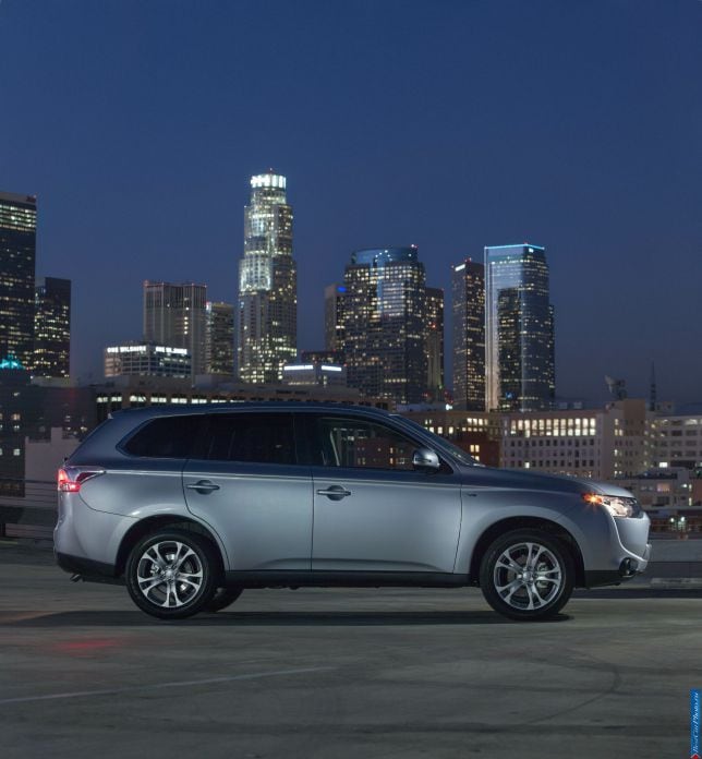 2014 Mitsubishi Outlander US-version - фотография 51 из 128