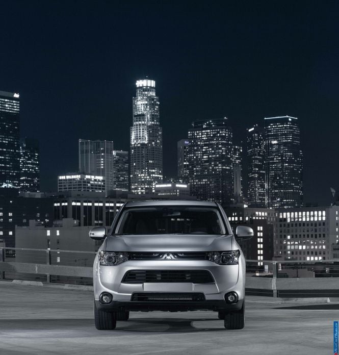 2014 Mitsubishi Outlander US-version - фотография 53 из 128