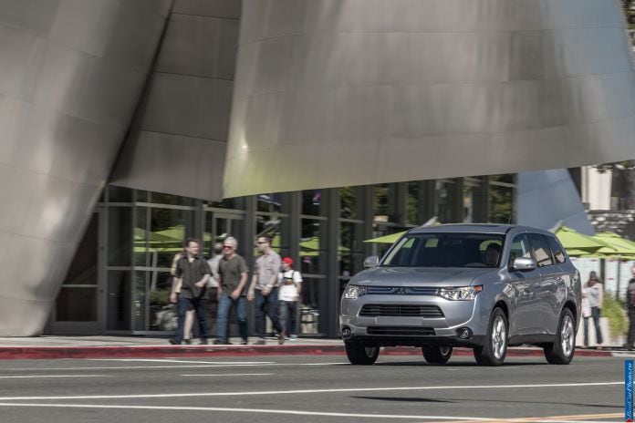 2014 Mitsubishi Outlander US-version - фотография 69 из 128