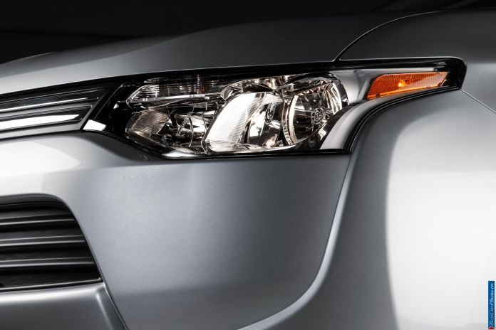 2014 Mitsubishi Outlander US-version - фотография 75 из 128