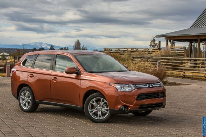 2014 Mitsubishi Outlander US-version - фотография 76 из 128