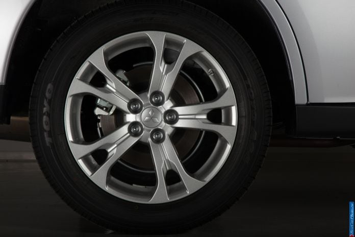 2014 Mitsubishi Outlander US-version - фотография 78 из 128