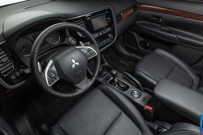 2014 Mitsubishi Outlander US-version - фотография 92 из 128