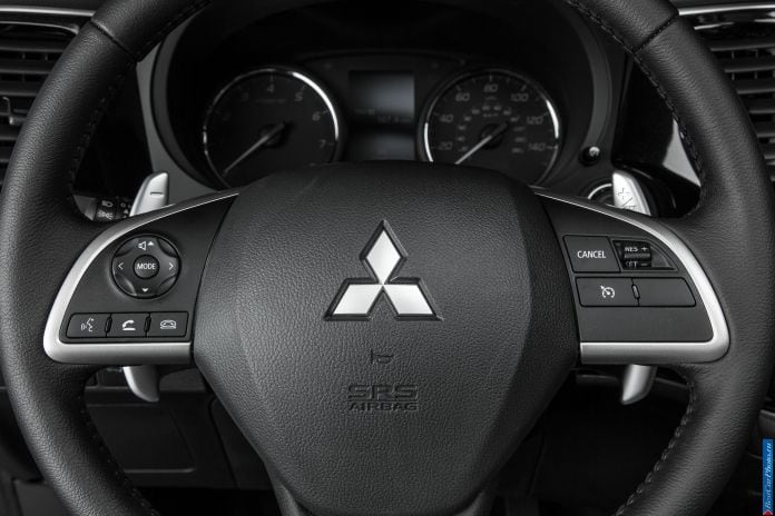 2014 Mitsubishi Outlander US-version - фотография 95 из 128