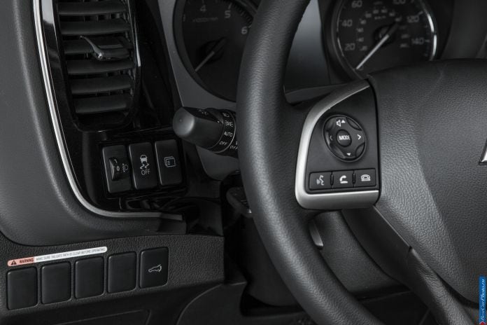 2014 Mitsubishi Outlander US-version - фотография 96 из 128