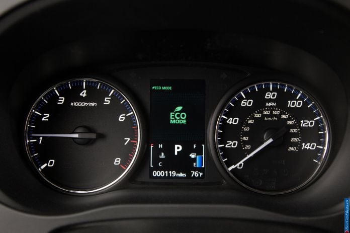 2014 Mitsubishi Outlander US-version - фотография 104 из 128