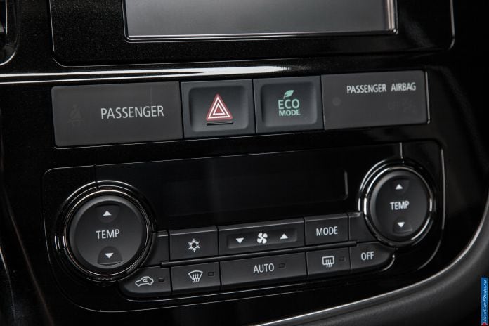 2014 Mitsubishi Outlander US-version - фотография 108 из 128