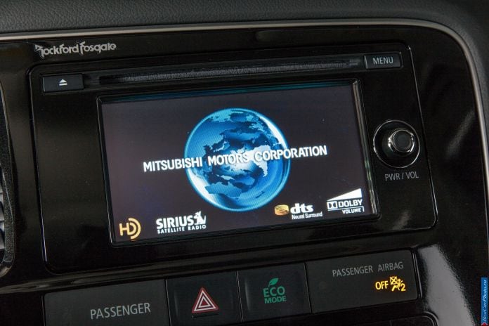 2014 Mitsubishi Outlander US-version - фотография 110 из 128